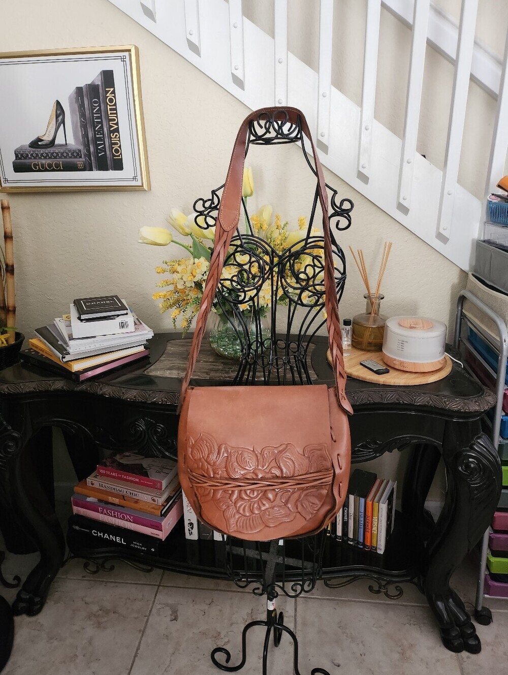Patricia Nash Firenze tooled rose flap large saddle bag - Picture 2 of 8